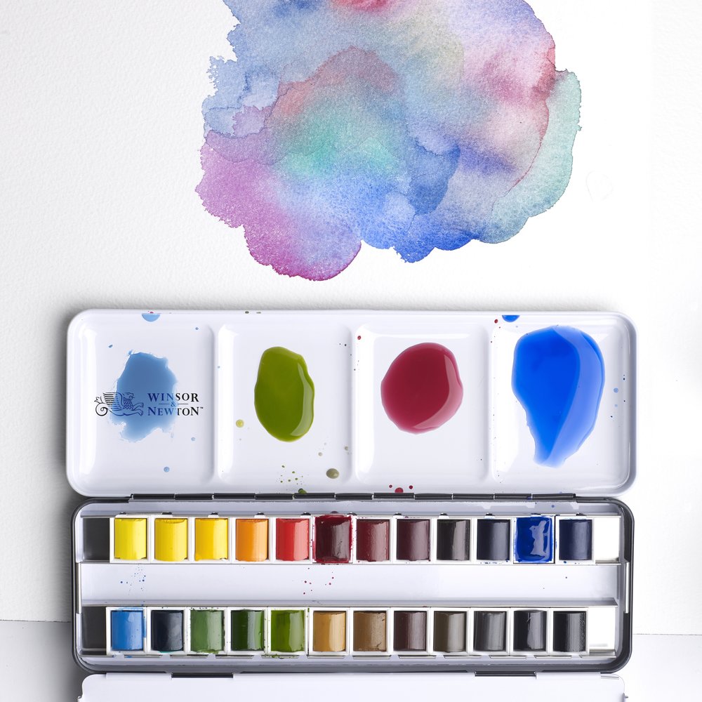 Winsor & Newton Professional Watercolour Lightweight Sketchers' Box 24 Half Pans - detail